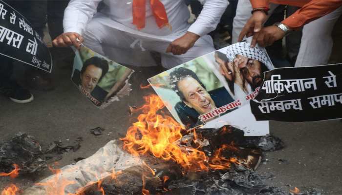 कश्मीर के आतंकी हमले पर अमेरिका में पक्ष- विपक्ष एक साथ, सांसदों ने कहा- जैश के खिलाफ कार्रवाई करो कश्मीर के आतंकी हमले पर अमेरिका में पक्ष- विपक्ष एक साथ, सांसदों ने कहा- जैश के खिलाफ कार्रवाई करो