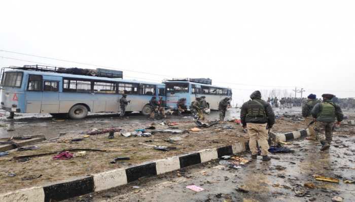 हमले से थोड़ा पहले शहीद जवान ने पत्नी से कहा था- पिता की आंख में दवा डाल देना हमले से थोड़ा पहले शहीद जवान ने पत्नी से कहा था- पिता की आंख में दवा डाल देना