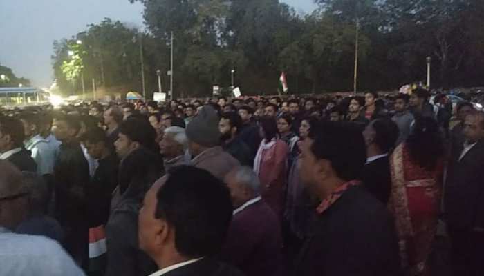 राजस्थान: पुलवामा की घटना पर राज्य भर में हुआ विरोध-प्रदर्शन, लोगों ने दी श्रद्धांजलि राजस्थान: पुलवामा की घटना पर राज्य भर में हुआ विरोध-प्रदर्शन, लोगों ने दी श्रद्धांजलि