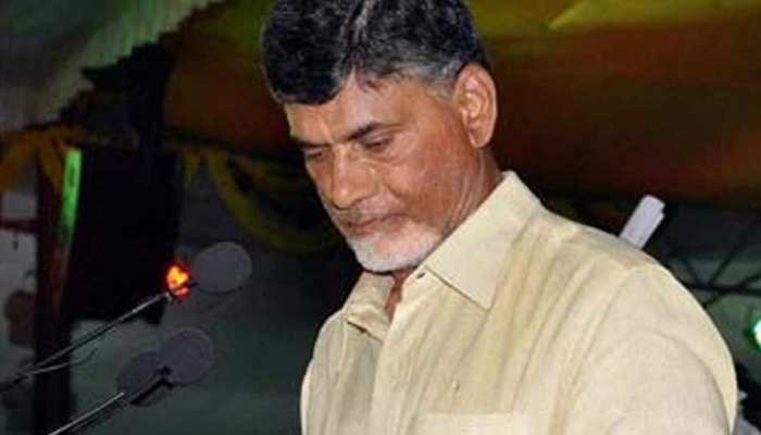 लोकसभा चुनाव से पहले TDP को लगा बड़ा झटका, एक और सांसद ने छोड़ी पार्टी लोकसभा चुनाव से पहले TDP को लगा बड़ा झटका, एक और सांसद ने छोड़ी पार्टी