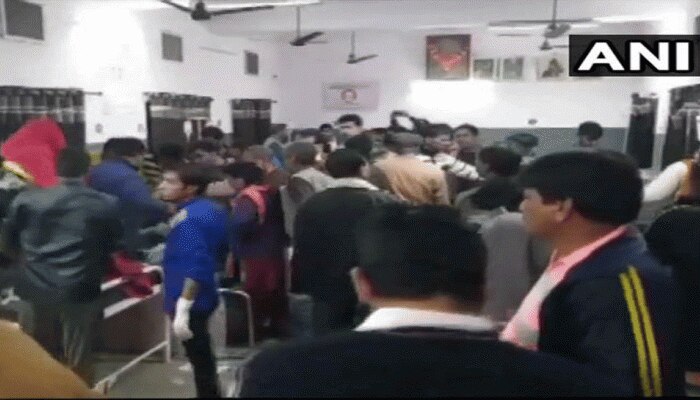 राजस्थानः शादी समारोह में जा रहे 30 लोगों को ट्रक ने कुचला, 13 की मौके पर मौत राजस्थानः शादी समारोह में जा रहे 30 लोगों को ट्रक ने कुचला, 13 की मौके पर मौत