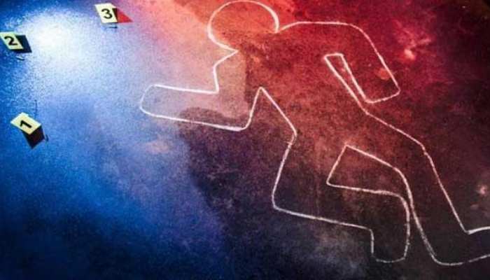 मध्य प्रदेशः सड़क हादसे में घायलों की मदद कर रही भीड़ को बेकाबू ट्रक ने कुचला, 3 की मौत मध्य प्रदेशः सड़क हादसे में घायलों की मदद कर रही भीड़ को बेकाबू ट्रक ने कुचला, 3 की मौत