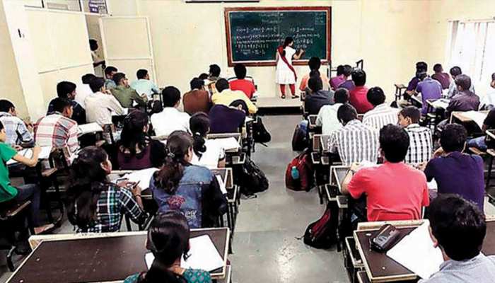 ऑपरेशन डिजिटल बोर्ड लॉन्च, 9 लाख स्कूल-कॉलेज में लगेंगे डिजिटल बोर्ड ऑपरेशन डिजिटल बोर्ड लॉन्च, 9 लाख स्कूल-कॉलेज में लगेंगे डिजिटल बोर्ड