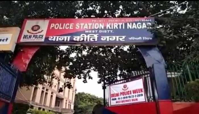 कारोबारी की आंखों में मिर्ची झोंक लूट लिये 34 लाख, मामला खुला तो चौंक गई पुलिस कारोबारी की आंखों में मिर्ची झोंक लूट लिये 34 लाख, मामला खुला तो चौंक गई पुलिस