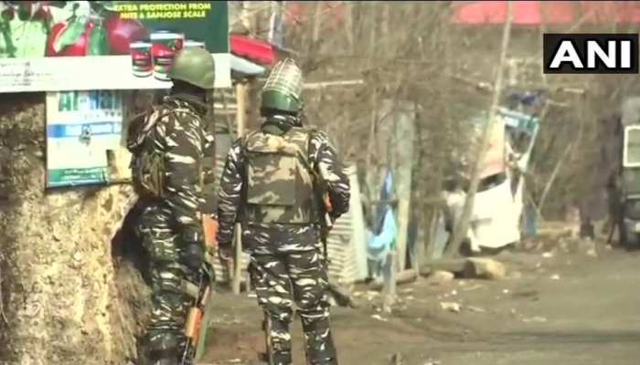 J&K: सोपोर एनकाउंटर में अब तक 1 आतंकी ढेर, 2-3 आतंकियों को सुरक्षाबलों ने घेरा J&K: सोपोर एनकाउंटर में अब तक 1 आतंकी ढेर, 2-3 आतंकियों को सुरक्षाबलों ने घेरा