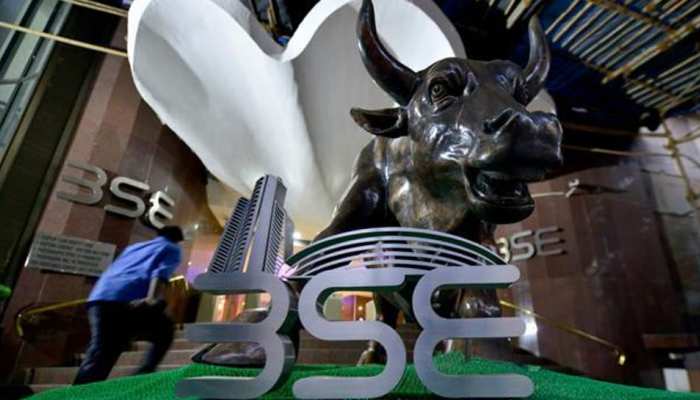शुक्रवार को शेयर बाजार में दिखा मिला-जुला असर, Sensex 27 अंकों की गिरावट पर बंद शुक्रवार को शेयर बाजार में दिखा मिला-जुला असर, Sensex 27 अंकों की गिरावट पर बंद
