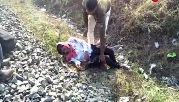 A brave policeman save injured man life in Hoshangabad