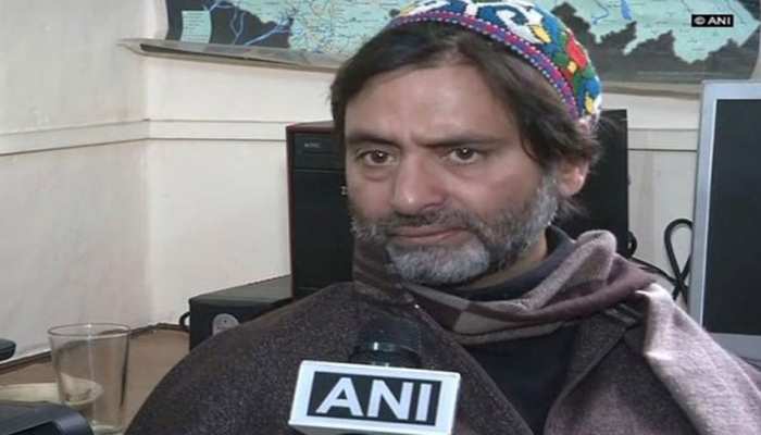 जम्मू कश्मीर : पुलवामा हमले के बाद एक्शन में सरकार, JKLF प्रमुख यासीन मलिक हिरासत में जम्मू कश्मीर : पुलवामा हमले के बाद एक्शन में सरकार, JKLF प्रमुख यासीन मलिक हिरासत में