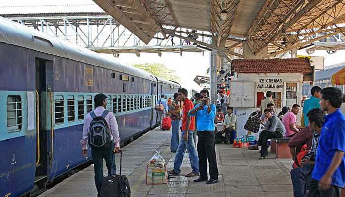 टिकट बुकिंग और रिफंड से जुड़े नियमों में Railway ने किया बड़ा बदलाव टिकट बुकिंग और रिफंड से जुड़े नियमों में Railway ने किया बड़ा बदलाव