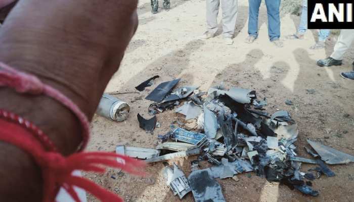इधर भारतीय वायुसेना ने क्रॉस की LoC, उधर सेना ने मार गिराया पाक का खुफिया ड्रोन इधर भारतीय वायुसेना ने क्रॉस की LoC, उधर सेना ने मार गिराया पाक का खुफिया ड्रोन