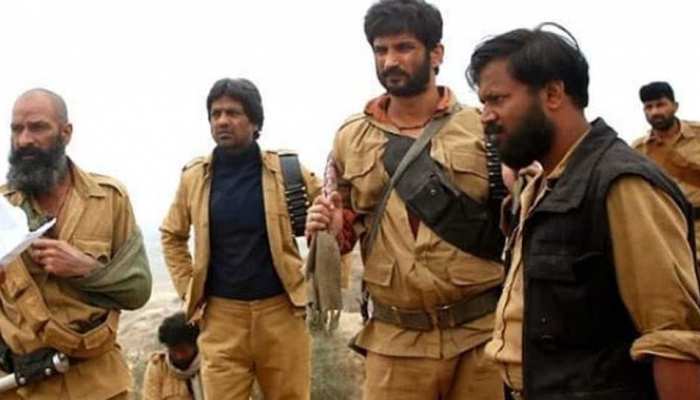 'सोनचिड़िया' के डकैत के सामने आए चंबल के असली डकैत, ऐसी हुई सबकी हालत! 'सोनचिड़िया' के डकैत के सामने आए चंबल के असली डकैत, ऐसी हुई सबकी हालत!