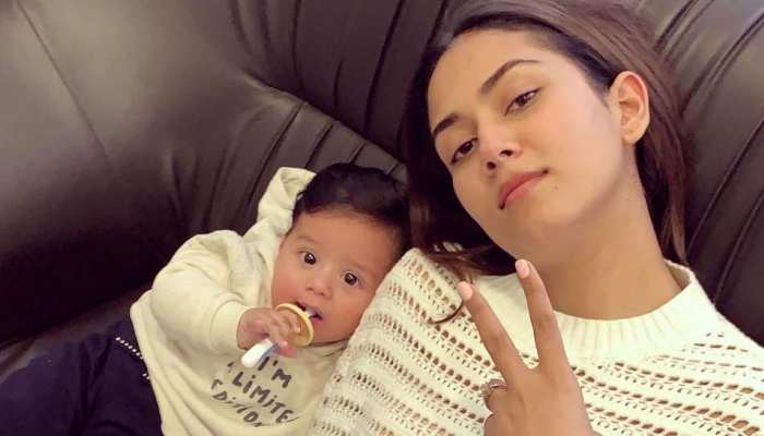 मीरा राजपूत ने शेयर की बेटे के साथ Cute Photo, जैन लुक्स में तैमूर को दे रहा है टक्कर मीरा राजपूत ने शेयर की बेटे के साथ Cute Photo, जैन लुक्स में तैमूर को दे रहा है टक्कर