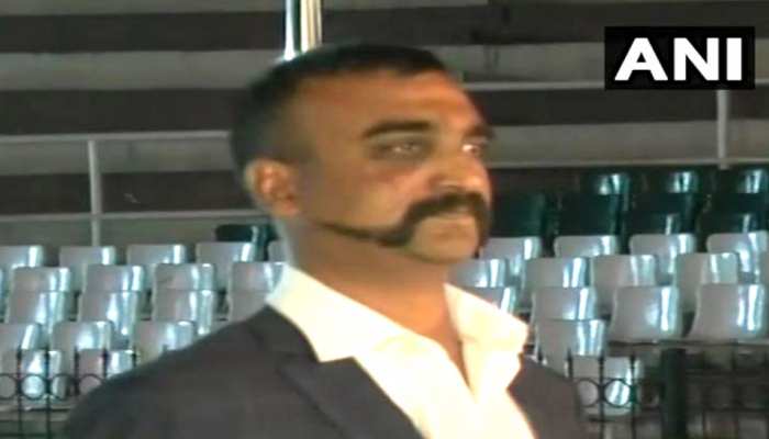 BCCI ने विंग कमांडर अभिनंदन के सम्मान में लॉन्च की जर्सी, बताया नंबर-1 BCCI ने विंग कमांडर अभिनंदन के सम्मान में लॉन्च की जर्सी, बताया नंबर-1