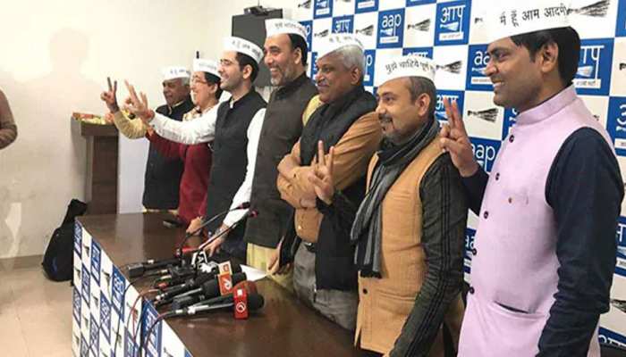 लोकसभा चुनावों के लिए AAP ने कसी कमर, दिल्ली की 6 सीटों पर उम्मीदवारों के नाम किए घोषित लोकसभा चुनावों के लिए AAP ने कसी कमर, दिल्ली की 6 सीटों पर उम्मीदवारों के नाम किए घोषित