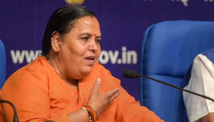 दिग्विजय को लगता है कि आतंक के पक्ष में बोलने पर भारत का मुसलमान खुश होगा: उमा भारती दिग्विजय को लगता है कि आतंक के पक्ष में बोलने पर भारत का मुसलमान खुश होगा: उमा भारती