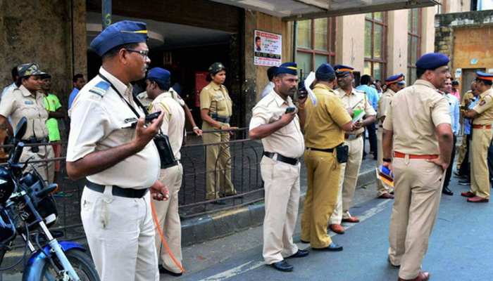 नाबालिग बहन से प्यार कर बैठा लड़का, कहा- 'तुमसे शादी करना चाहता हूं' और... नाबालिग बहन से प्यार कर बैठा लड़का, कहा- 'तुमसे शादी करना चाहता हूं' और...