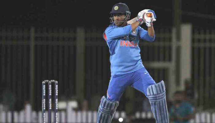 INDvAUS: अंतिम दो मैच नहीं खेलेंगे धोनी, भारत में संभवत: खेल लिया अपना आखिरी वनडे INDvAUS: अंतिम दो मैच नहीं खेलेंगे धोनी, भारत में संभवत: खेल लिया अपना आखिरी वनडे