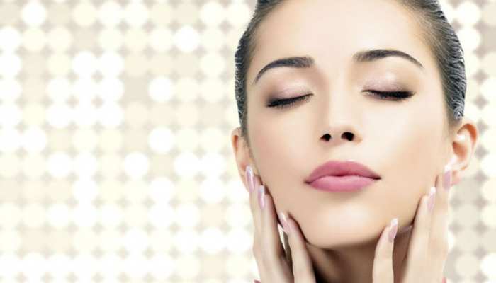 Skin Care: गर्मी में स्किन के साथ न करें कोई समझौता, ऐसे पाएं सॉफ्ट और शाइनी त्वचा Skin Care: गर्मी में स्किन के साथ न करें कोई समझौता, ऐसे पाएं सॉफ्ट और शाइनी त्वचा
