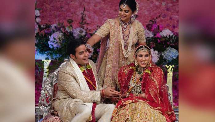 एक-दूजे के हुए आकाश अंबानी और श्लोका, बारात में जमकर नाचे सितारे एक-दूजे के हुए आकाश अंबानी और श्लोका, बारात में जमकर नाचे सितारे