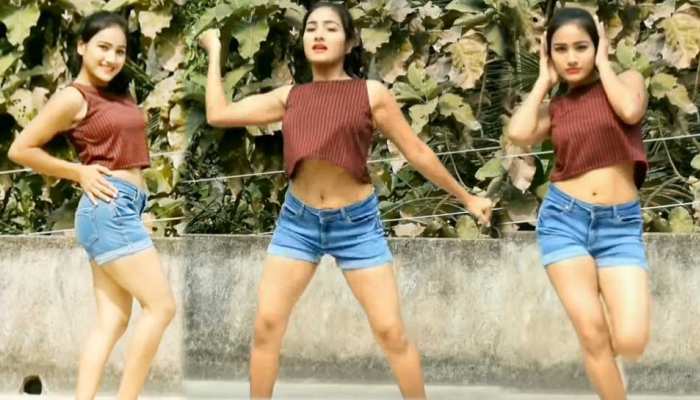 VIDEO: इस लड़की ने छत के ऊपर लगाए जबरदस्त ठुमके, लोग हुए इनके मूव्स के दीवाने VIDEO: इस लड़की ने छत के ऊपर लगाए जबरदस्त ठुमके, लोग हुए इनके मूव्स के दीवाने
