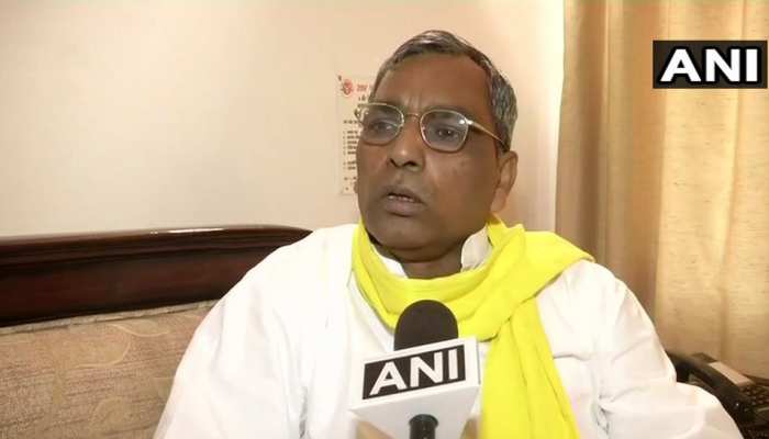 लोकसभा चुनाव: ओमप्रकाश राजभर के बदले तेवर, कहा- '2019 में मोदी जी फिर बनेंगे PM' लोकसभा चुनाव: ओमप्रकाश राजभर के बदले तेवर, कहा- '2019 में मोदी जी फिर बनेंगे PM'