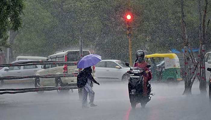 राजस्थान: जयपुर के कई हिस्सों में तेज बारिश के साथ गिरे ओले, तापमान में हुई गिरावट राजस्थान: जयपुर के कई हिस्सों में तेज बारिश के साथ गिरे ओले, तापमान में हुई गिरावट