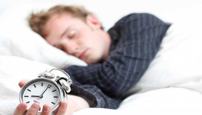 World Sleep Day: महिलाओं के मुकाबले ज्यादा सोते हैं पुरुष, जानें क्या कहता है सर्वे World Sleep Day: महिलाओं के मुकाबले ज्यादा सोते हैं पुरुष, जानें क्या कहता है सर्वे