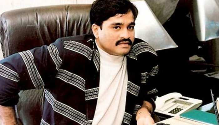 भारत की नजरें अब अंडरवर्ल्ड डॉन दाऊद इब्राहिम पर, पाकिस्तान से कहा- उसे हमें सौंप दो भारत की नजरें अब अंडरवर्ल्ड डॉन दाऊद इब्राहिम पर, पाकिस्तान से कहा- उसे हमें सौंप दो