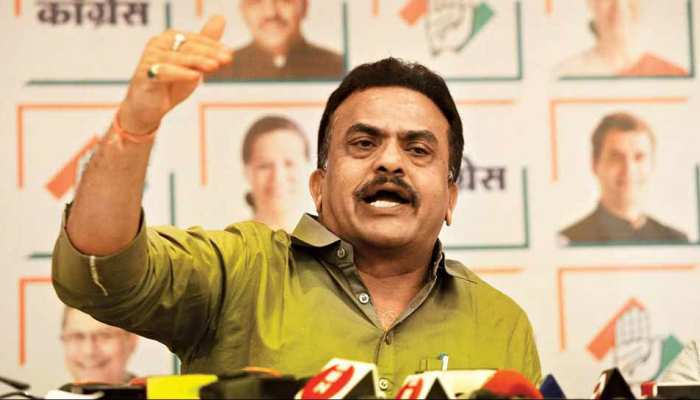 कांग्रेस नेता संजय निरुपम का विवादित बयान, गोवा में नए CM के शपथ ग्रहण पर उठाए सवाल कांग्रेस नेता संजय निरुपम का विवादित बयान, गोवा में नए CM के शपथ ग्रहण पर उठाए सवाल