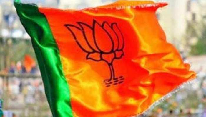उत्तराखंड की 5 लोकसभा सीटों पर BJP ने इन पर खेला दांव, टिहरी-पौड़ी प्रत्याशी आज भरेंगे पर्चा उत्तराखंड की 5 लोकसभा सीटों पर BJP ने इन पर खेला दांव, टिहरी-पौड़ी प्रत्याशी आज भरेंगे पर्चा