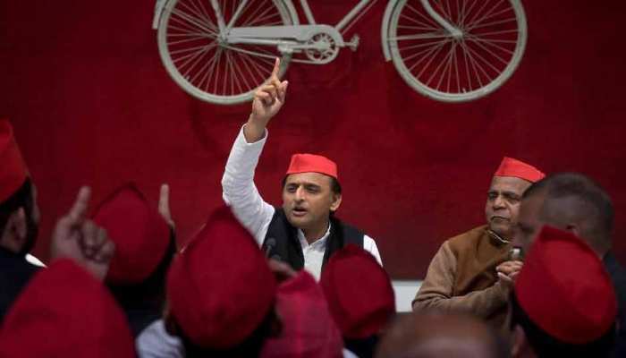अखिलेश ने साधा BJP पर निशाना, कहा- 'खुद को सेना समझना बंद करे मोदी सरकार' अखिलेश ने साधा BJP पर निशाना, कहा- 'खुद को सेना समझना बंद करे मोदी सरकार'