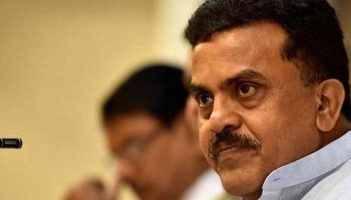 संजय निरुपम से छिनी मुंबई कांग्रेस अध्यक्ष की कुर्सी, विवादों से भरा रहा पूरा कार्यकाल संजय निरुपम से छिनी मुंबई कांग्रेस अध्यक्ष की कुर्सी, विवादों से भरा रहा पूरा कार्यकाल