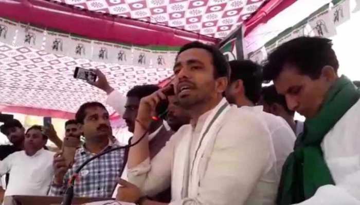 बागपत में जयंत चौधरी का विवादित बयान, कहा- 'लोगों को उनका धर्म देखकर मारा जा रहा है' बागपत में जयंत चौधरी का विवादित बयान, कहा- 'लोगों को उनका धर्म देखकर मारा जा रहा है'
