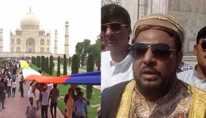आगरा: ताजमहल में शाहजहां का तीन दिवसीय उर्स शुरू, प्रिंस तूसी ने उठाए सवाल आगरा: ताजमहल में शाहजहां का तीन दिवसीय उर्स शुरू, प्रिंस तूसी ने उठाए सवाल