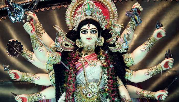 Chaitra Navratri 2019: इन चीजों के बिना अधूरी रह जाएगी माता की पूजा, देखिए पूरी लिस्ट Chaitra Navratri 2019: इन चीजों के बिना अधूरी रह जाएगी माता की पूजा, देखिए पूरी लिस्ट
