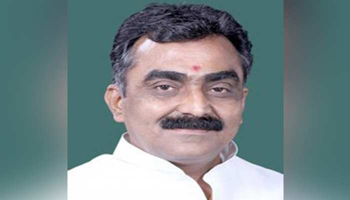 राकेश सिंह को जारी हुआ आचार संहिता उल्लंघन मामले में नोटिस, इन BJP नेताओं के खिलाफ दर्ज हुई FIR राकेश सिंह को जारी हुआ आचार संहिता उल्लंघन मामले में नोटिस, इन BJP नेताओं के खिलाफ दर्ज हुई FIR