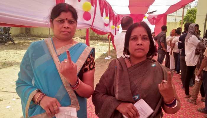 बिहार में 4 लोकसभा सीटों पर शाम 5 बजे तक 50.26 प्रतिशत मतदान बिहार में 4 लोकसभा सीटों पर शाम 5 बजे तक 50.26 प्रतिशत मतदान
