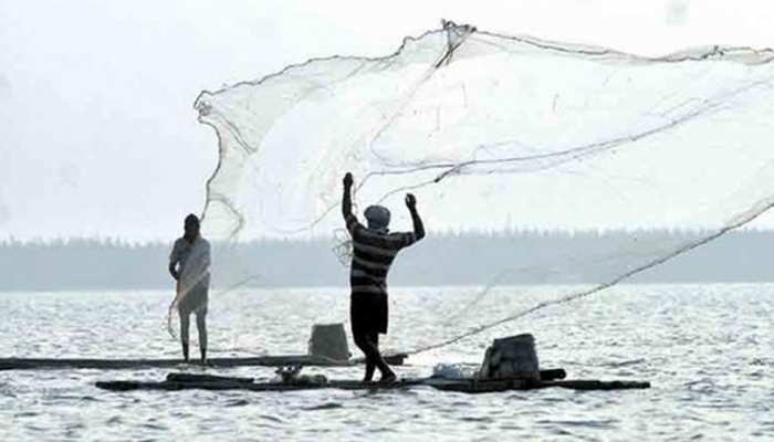 पाकिस्तान से रिहा किए गए 100 मछुआरे, 17 अप्रैल को पहुंचेगे गुजरात पाकिस्तान से रिहा किए गए 100 मछुआरे, 17 अप्रैल को पहुंचेगे गुजरात