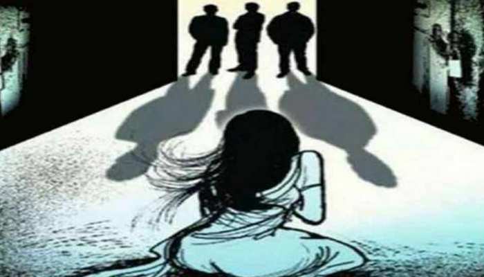 पति से झगड़ा होने पर घर से निकली महिला, बाइक वालों से ली लिफ्ट और फिर... पति से झगड़ा होने पर घर से निकली महिला, बाइक वालों से ली लिफ्ट और फिर...