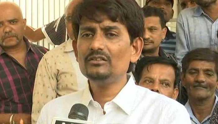 अल्पेश ठाकोर की विधायक के तौर पर सदस्यता होगी खत्म, कांग्रेस ने शुरु की प्रक्रिया अल्पेश ठाकोर की विधायक के तौर पर सदस्यता होगी खत्म, कांग्रेस ने शुरु की प्रक्रिया