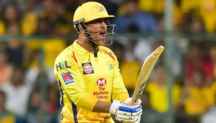 VIDEO: IPL में बेंगलुरू-चेन्नई मैच के आखिरी ओवर का रोमांच, धोनी कर ही गए थे नामुमकिन VIDEO: IPL में बेंगलुरू-चेन्नई मैच के आखिरी ओवर का रोमांच, धोनी कर ही गए थे नामुमकिन