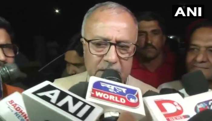 नंदकुमार चौहान के विवादित बोल- 'राहुल गांधी ऐसी मशीन लाएंगे जिसमें आदमी डालो तो औरत निकलेगी' नंदकुमार चौहान के विवादित बोल- 'राहुल गांधी ऐसी मशीन लाएंगे जिसमें आदमी डालो तो औरत निकलेगी'