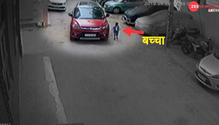 आप भी फोन पर बात करते हुए चलाते हैं गाड़ी, तो यह VIDEO आपके लिए सबक है आप भी फोन पर बात करते हुए चलाते हैं गाड़ी, तो यह VIDEO आपके लिए सबक है