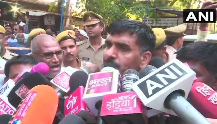 वाराणसी: तेज बहादुर का आरोप, कहा- 'तानाशाह तरीके से मेरा नामांकन रद्द किया गया' वाराणसी: तेज बहादुर का आरोप, कहा- 'तानाशाह तरीके से मेरा नामांकन रद्द किया गया'