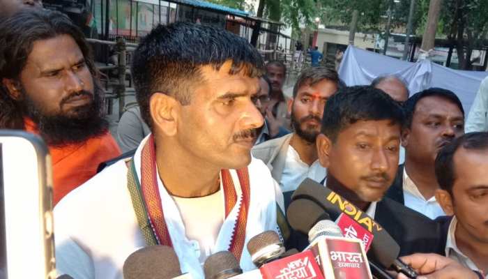 वाराणसी: PM मोदी के खिलाफ चुनाव नहीं लड़ पाएंगे पूर्व BSF जवान तेज बहादुर, उम्मीदवारी रद्द वाराणसी: PM मोदी के खिलाफ चुनाव नहीं लड़ पाएंगे पूर्व BSF जवान तेज बहादुर, उम्मीदवारी रद्द