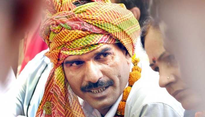 Exclusive : भ्रष्टाचार के खिलाफ थी मेरी लड़ाई, मुझे ही देशद्रोही बना दिया गया - तेज बहादुर यादव Exclusive : भ्रष्टाचार के खिलाफ थी मेरी लड़ाई, मुझे ही देशद्रोही बना दिया गया - तेज बहादुर यादव