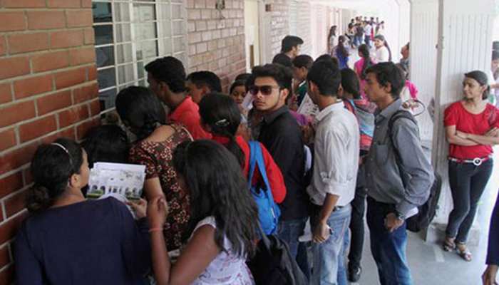 CBSE Result 2019: पहली बार परीक्षा खत्म होने के सिर्फ 28 दिन में जारी हुआ रिजल्ट CBSE Result 2019: पहली बार परीक्षा खत्म होने के सिर्फ 28 दिन में जारी हुआ रिजल्ट