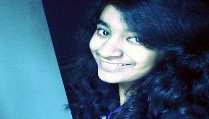CBSE: UP की हंसिका और करिश्मा ने देशभर में किया टॉप, हासिल किए 499 नंबर CBSE: UP की हंसिका और करिश्मा ने देशभर में किया टॉप, हासिल किए 499 नंबर