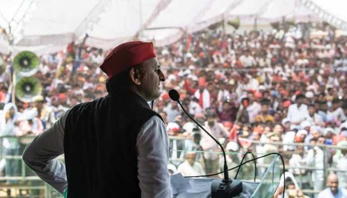 अखिलेश बोले, 'एक बटन दबाने से चौकीदार, ठोकीदार और धमकीदार तीनों चले जाएंगे' अखिलेश बोले, 'एक बटन दबाने से चौकीदार, ठोकीदार और धमकीदार तीनों चले जाएंगे'