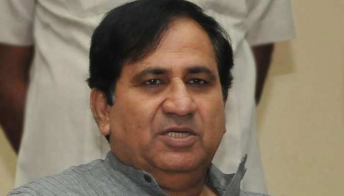 कांग्रेस की बड़ी कार्रवाई, निर्दलीय चुनाव लड़ने पर शकील अहमद पार्टी से सस्पेंड कांग्रेस की बड़ी कार्रवाई, निर्दलीय चुनाव लड़ने पर शकील अहमद पार्टी से सस्पेंड